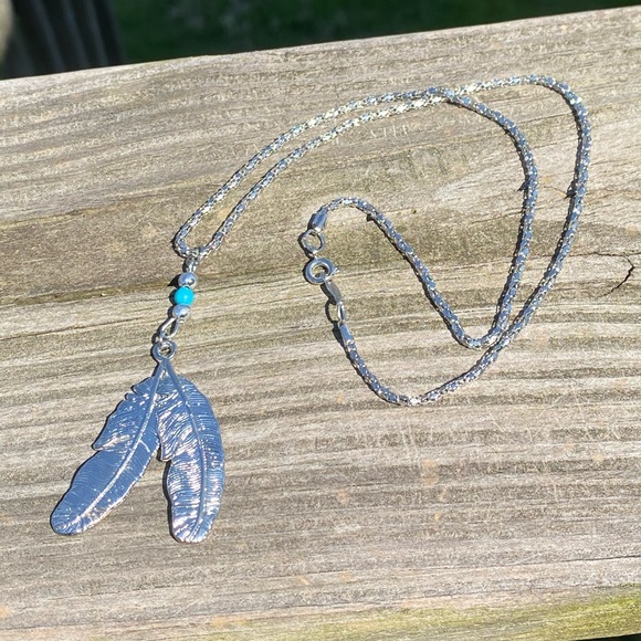 Feather Necklace silver tone turquoise bead NPRA 18” chain - Picture 3 of 11